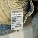 Old Navy Women’s Sherpa Lined Denim Jean Jacket Light Blue Wash Size Medium FLAW Photo 4