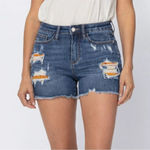 Judy Blue  floral patch distressed denim‎ jeans Photo 5