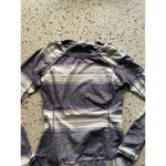 Lululemon  long sleeve size 6 Photo 4