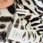 Ny&co NY& leopard cold shoulder blouse size medium Photo 7