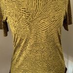 Lululemon  short sleeve shirt in a size small. Like new Photo 0