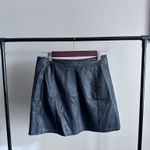 EXPRESS Women's Faux Leather Skirt Size 2 Black Front Button Closure Pockets Photo 10