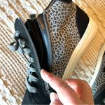 Blondo Waterproof Leather Sneakers. Size 8. Photo 3