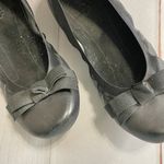Baretraps - Women’s Black Flats - Size 6. Great condition and from a smoke free home. Photo 1