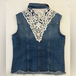 Sleeveless Denim Western Jean Vest with Lace Accents Women’s Size Large Blue Photo 1