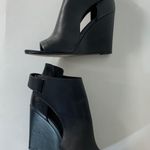 Vince Kara black Leather Cutout open toe wedge sandals size 6M Photo 9