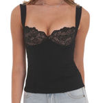 Lucy in the Sky  going out top Photo 0