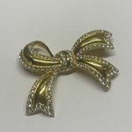 Monet Holiday Metal Bow / Ribbon Brooch Pin Gold Tone Clear Rhinestone Signed  Photo 4