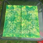 Green & white Tie Photo 5