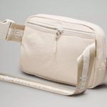 Lululemon  Everywhere Belt Bag 1L Wordmark white opal Photo 2