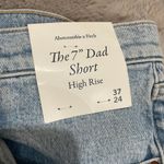 Abercrombie & Fitch NWT‎  7" Dad High Rise Jean Shorts 37/24 Distressed Button Photo 2