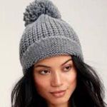 Lulus Lakewood GREY KNIT POM POM BEANIE PomPom Winter Hat Toboggan Chunky Gray Photo 0