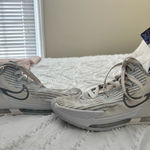 Nike  LeBron Witness 7 Basketball Shoes Photo 0