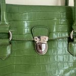 Green alligator print leather shoulder bag and matching wallet Photo 3