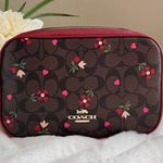 Coach Jes Crossbody In Signature Canvas With Heart Petal Print c7617 Photo 0