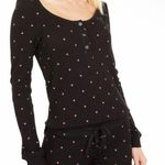 Revolve Black Heart Print Women's Shirt and Scrunchie Photo 0