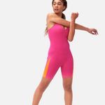 Outdoor Voices ‎ Zoom 8" Bodysuit One Piece Size Small Hot Pink Orange 245236 Photo 1