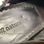 Naturalizer Women’s Back Buckle Strap Leather Leola Wedge Sandals Black Size 8M Photo 4