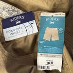 Riders By Lee  SZ 18M Shorts Stretch Comfort Waist Hi-Rise Pockets Zip-Fly Khaki Photo 4