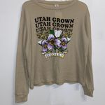 Stunner California NWOT Stunner Beige California Graphics “Utah Grown” & “Sergo Lily” Top L Photo 0