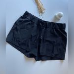 Lululemon On The Fly Woven Short Inseam 2.5" Black Size 12 Photo 2
