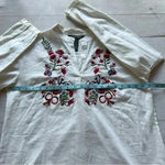 Jonathan Martin studio Women’s embroidered white floral linen blend blou… Photo 5