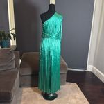 Women’s Green Pleated Maxi Dress One Shoulder Size M NEW Size M Photo 3