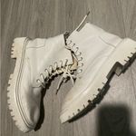 Women's White Lace Photo 1