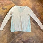 Old Navy Women’s Two Toned Lightweight V-Neck Sweater Medium Photo 2