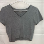 Wild Fable EUC women’s gray short sleeve v-neck cropped tshirt top stretch M Photo 0