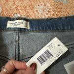 Abercrombie & Fitch NWT  The 4” Mom Short High rise shorts size 16 or 33 Photo 3