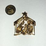 Gold Tone Vintage Nativity Scene Brooch Photo 3