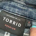 Torrid Premium Denim Jacket with Tiger and Floral Embroidery EUC Photo 3