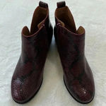 Vionic  Womens Clara Burgundy Ankle Boots Size 6 Photo 0