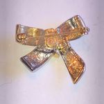 Elegant Vintage Gold Tone Bow Brooch with Sparkling Accents Photo 3