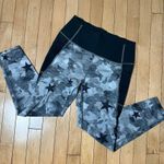Gap FIT Sculpt Revolution Star Camo Print Leggings Size Medium Photo 1