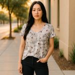 Hollister Womens Tee Sz XS Gray White Camo Camouflage Flowers Pocket Easy Top Photo 1