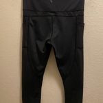 Zyia  Active Black Brilliant Pocket Cropped High- Rise Leggings Size 4 Photo 6