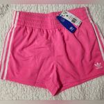 Adidas NWT  - Women's Adicolor 3-Stripes Shorts (II0720) Size M Photo 6