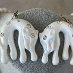 Vintage Plastic Jaguar necklace and earrings Photo 3