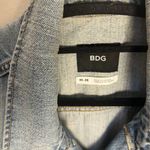 BDG  Women's Cutoff Distressed Denim Jacket Vest Size M Photo 7