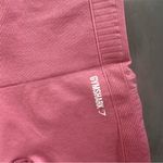 Gymshark  Seamless Energy Leggings in Pink (Dusty Rose) Photo 4