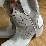 Dingo  white cowboy cowgirl boots size 7 over the ankle booties western Photo 0