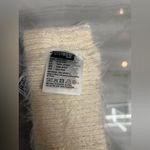 Uniqlo Fluffy headband in a soft, rib knit. Photo 2