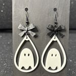 Ghost Earrings with Bow – Cute Spooky Halloween Jewelry Black Photo 0
