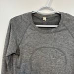 Lululemon  Womens Cropped Swiftly Top 6 Athletic Long Sleeve Solid Gray Logo Photo 1