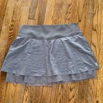 Vuori  Hot Mesh Skirt Smoke gray skort athletic XL Photo 2