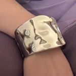 Amazon Hinged Bangle Bracelets Photo 1