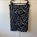 St John Sport Women’s Black Animal Print Blanket Shawl Scarf Wrap One Size Photo 2