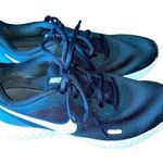 Nike  Revolution Athletic Gorp Fitness Workout Black and White Size 8.5 shoes Photo 0